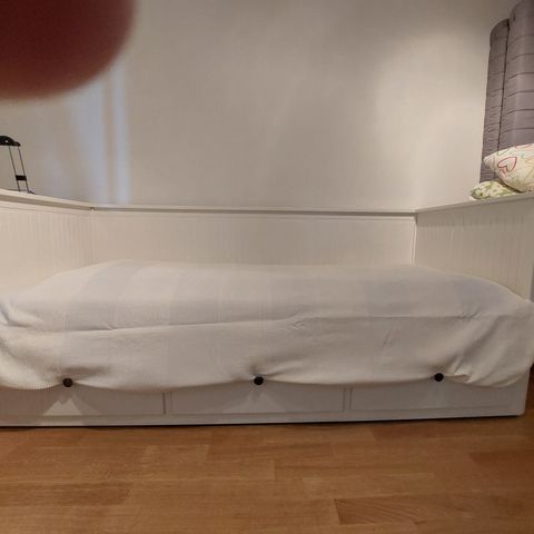 HEMNES seng (80/160x200 cm) fra IKEA