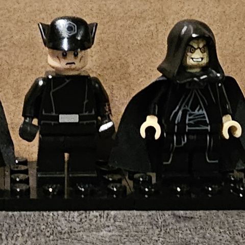 8 stk. Lego Star Wars minifigurer selges. Disse er fra polybags/bøker.