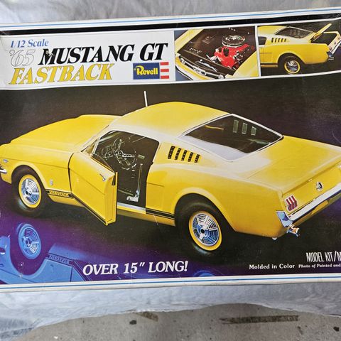 #92, 1965 Mustang GT Fastback plastbyggesett skala 1/12