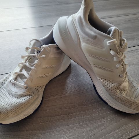 Adidas hallsko str. 36