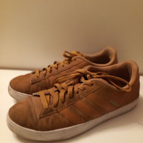 Sneakers - Adidas - str. 40