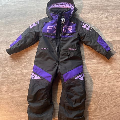 Fxr dress 2 år