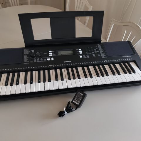 Yamaha digitalt keyboard Psr E363