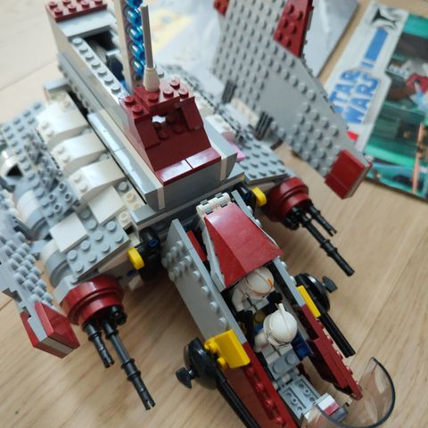 Ettertraktede LEGO Star Wars Republic Attack Shuttle-settet (8019) fra 2009!