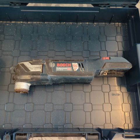 Bosch GOP 18V-28 (SOLO)