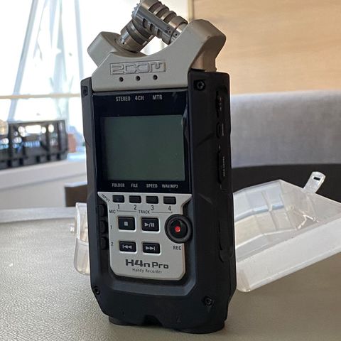 Zoom H4N Pro / sound recorder