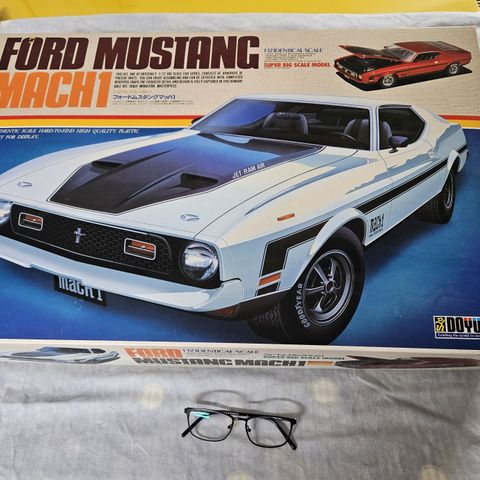 #94, 1971 Ford Mustang Mach 1 plastbyggesett skala 1/12