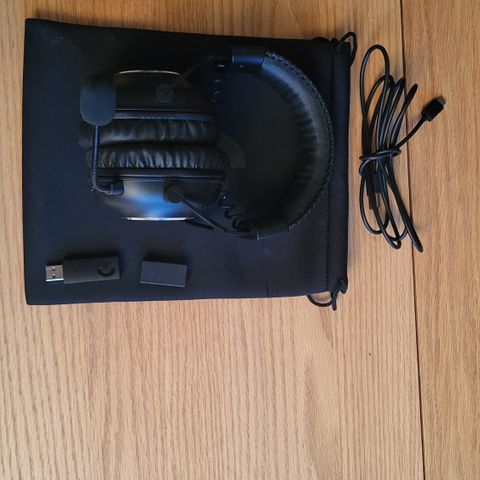 Logitech Pro x wireless lights peed headset