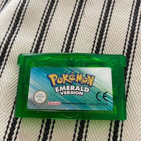 Pokemon Emerald GBA