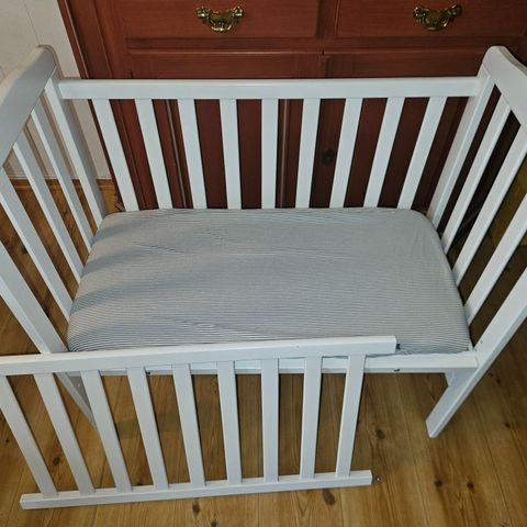 Bedside crib