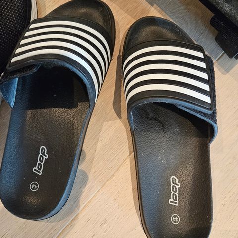 Slippers  str 44