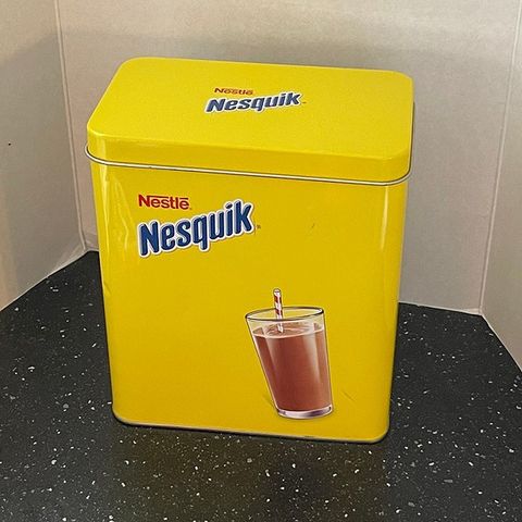 Nesquik boks   fra Nestlé