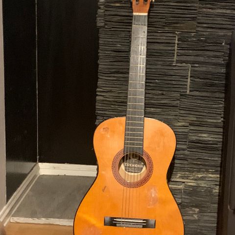 Cremona gitar