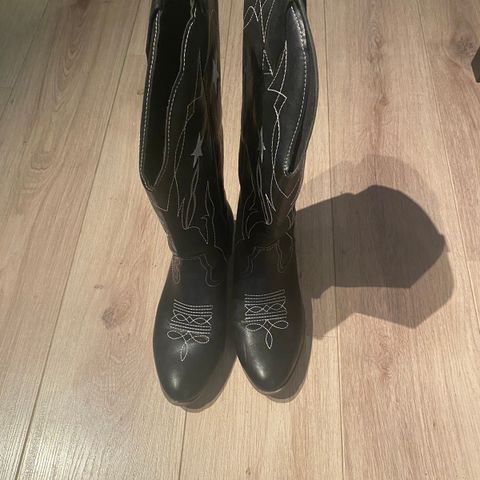 Svarte Cowboy Boots str40