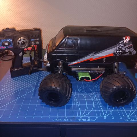 "Ny" Tamiya Lunch Box inkl EL. Med radioutstyr og batteri.