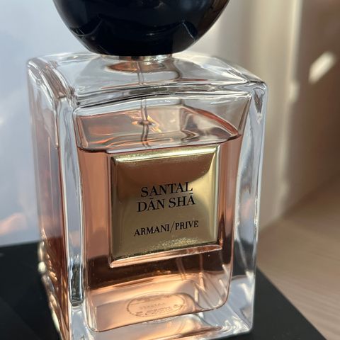 Armani / Prive Santal Dān Shā