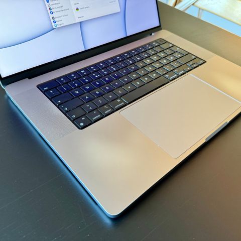 MacBook Pro 16” (2021, M1 Pro, stellargrå)