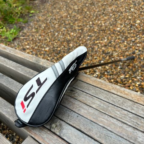 Titleist TSi2 5 hybrid (stiff)