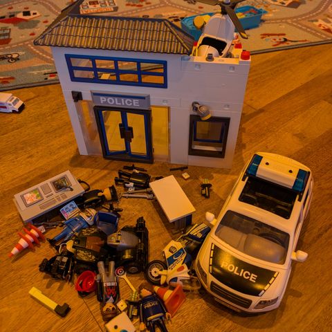 Playmobil politistasjon