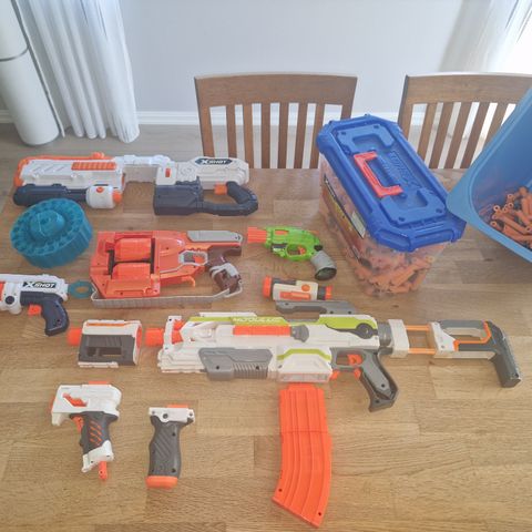 NERF-pakke med våpen og piler