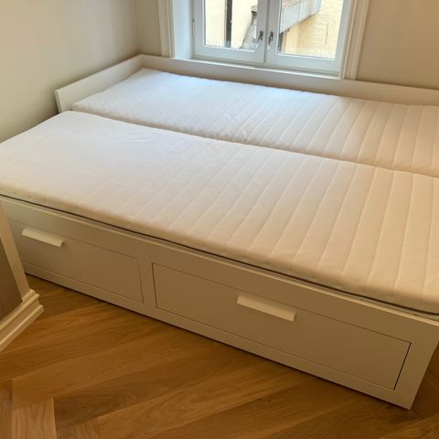 IKEA Pull-out Bed / Uttrekkbar seng