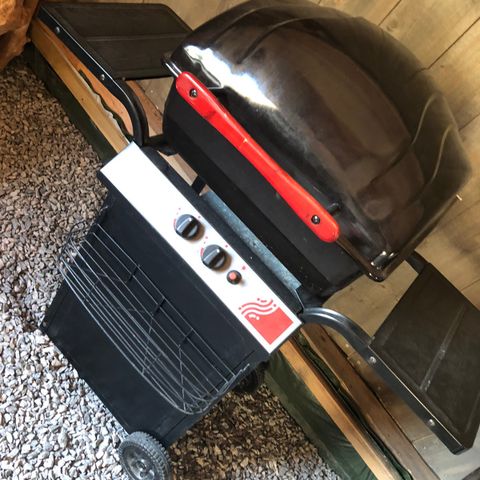 Lite brukt Gassgrill selges hb 300,-