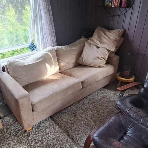 GRATIS SOFA . BRA STAND