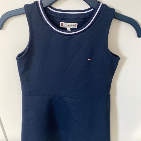 Tommy Hilfiger kjole str 98