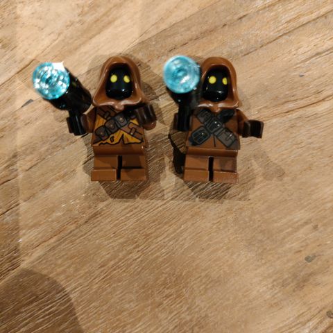 To jawa Lego figurer fra star wars