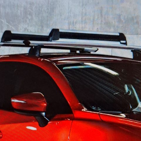 Originalt takstativ til Mazda CX3 og Thule skiholder selges.