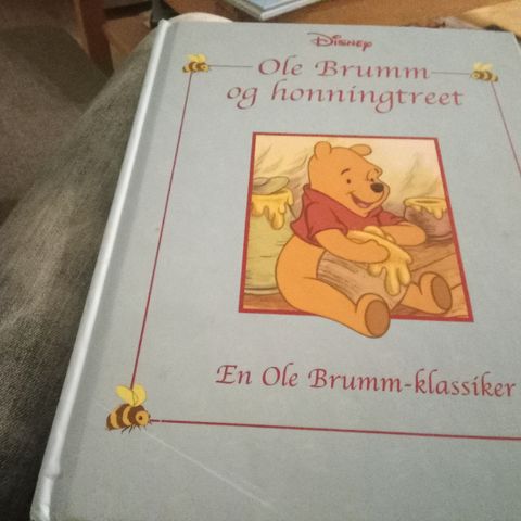 Ole Brumm og honning treet bok