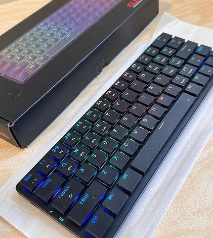 Redragron Elise Pro K624 RGB mekanisk spilltastatur 2.4GHz Bluetooth USBC