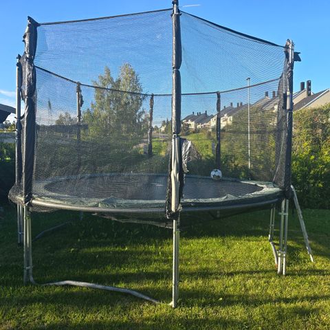 Trampoline selges billig