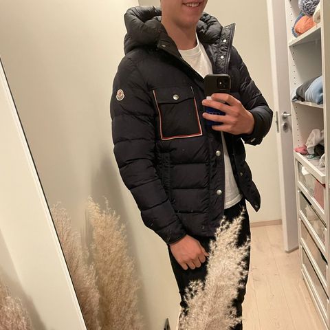 Moncler vinterjakke - Size 2