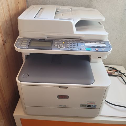 Laserprinter, multifunksjonell