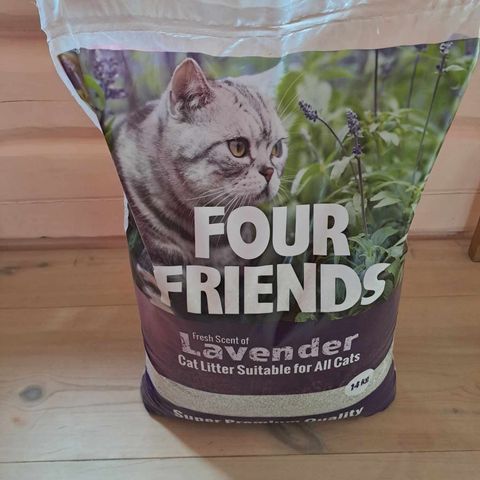 Kattesand  av merket FourFriends Lavendel 14 kg