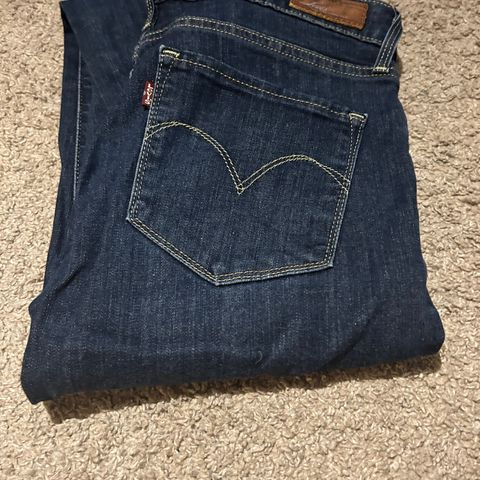 LEVIS BUKSE W27 L32