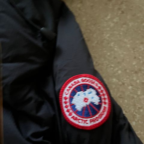 Canada goose  Svart jakke varm fint