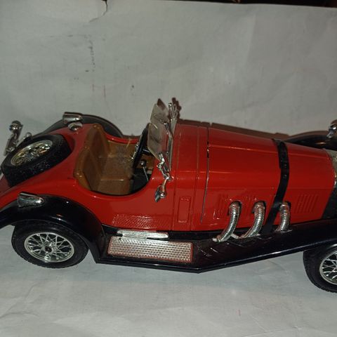 Mercedes SSK. Scala 1 :  24.