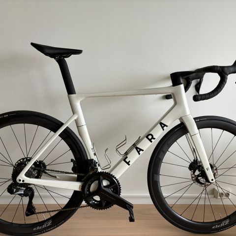 Fara F/Road // str 56 // Di2