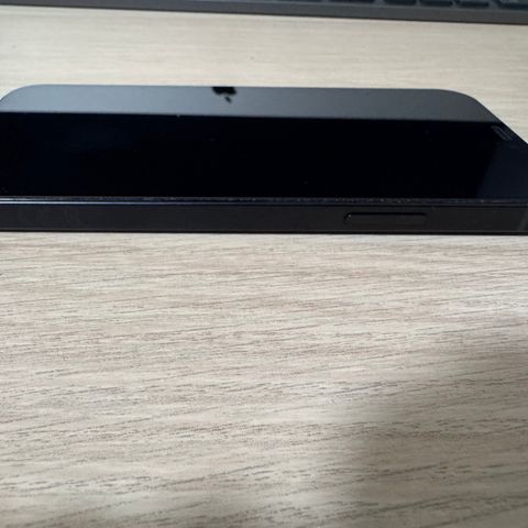 Iphone 12 64GB. Meget god tilstand