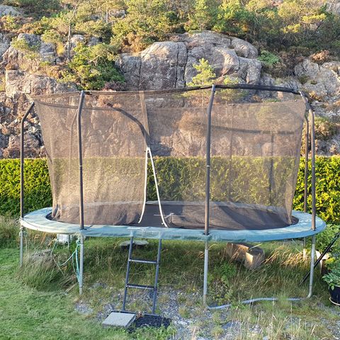 Trampoline stor avlang