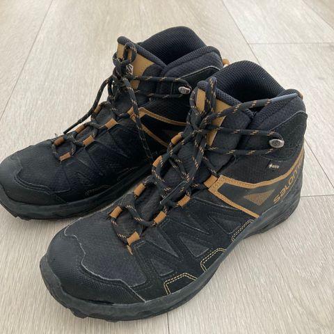 Salomon Gore tex sko str 41 1/3