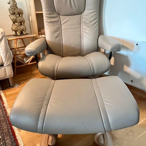 Wing Classic Stressless fra Ekornes med krakk