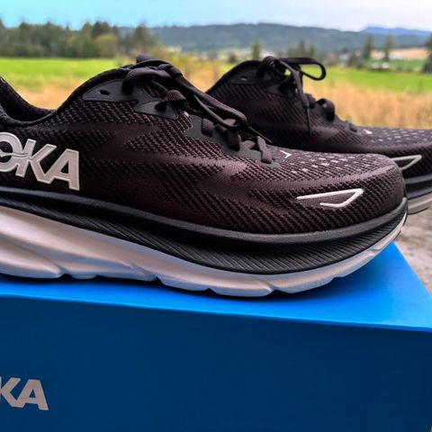 HOKA  W CLIFTON 9