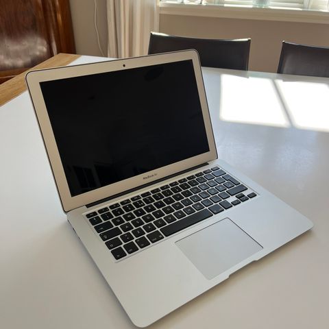 Brukt MacBook Air 2017