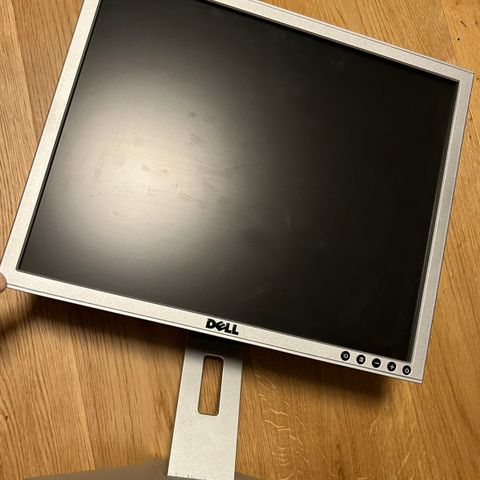 Dell 19’ LCD , VGA og DVI