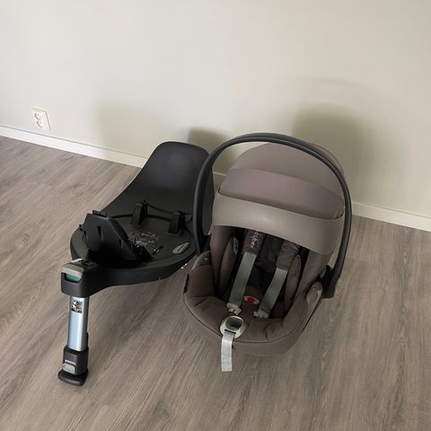 Cybex Sirona Z i-size med base