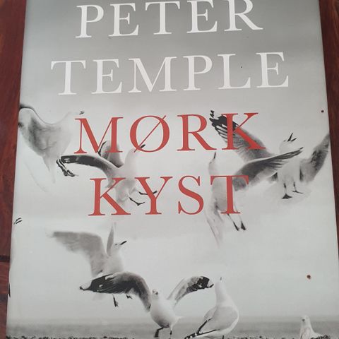 Mørk kyst Av Peter Temple (innbundet)