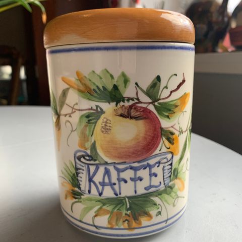 Vakker kaffeboks med tett lokk